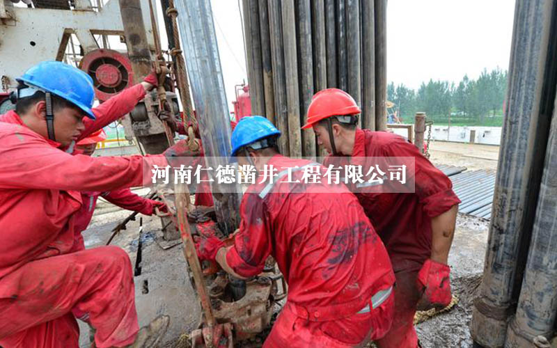 河北石家莊地?zé)峋S修打撈